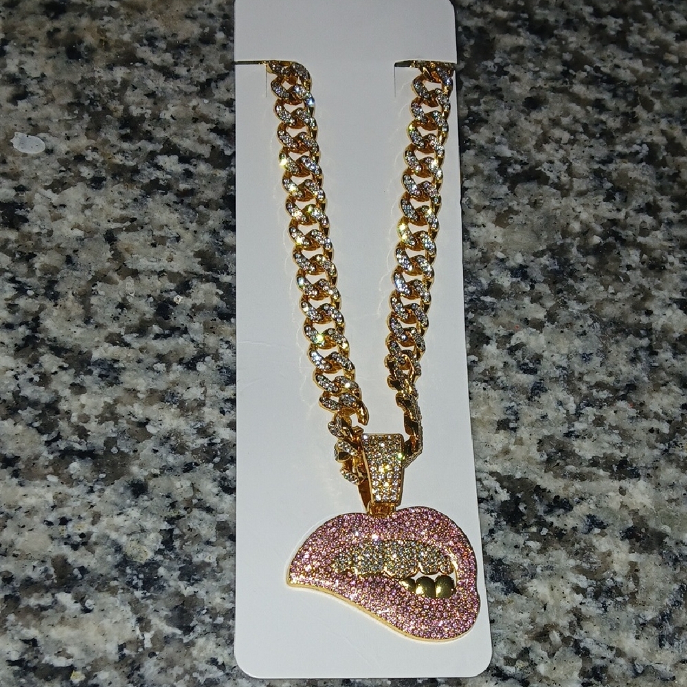 Pink Lips Queen Gold-Tone Cuban Chain Necklace with Pink Pave Lip Pendant 18inch